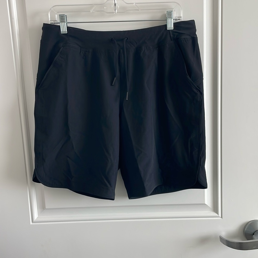 Lands’ End Women’s Black Board Shorts w/ Pockets & Drawstring - Size 10P